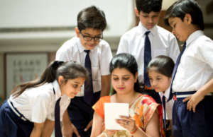 शिक्षण क्षेत्रात राज्य सरकारने केले नवे बदल; अभ्यासक्रम आणि शालेय युनिफॉर्ममध्ये सुधारणा