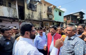 “चेंबूरच्या सिद्धार्थंनगरमधील आग दुर्घटनेतील मृतांच्या कुटुंबियांना पाच लाखांची मदत – मुख्यमंत्री एकनाथ शिंदे दुर्घटनास्थळाची पाहणी”