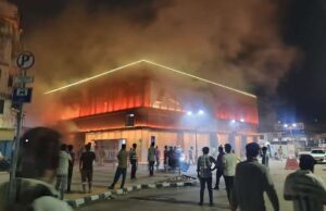 पुणे: मंडई मेट्रो स्थानकाच्या तळमजल्यावर मध्यरात्री फोम मटेरियलला लागली आग; पाच अग्निशमन गाड्यांनी आग नियंत्रणात आणली