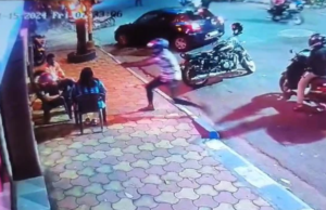 कोलकात्यात तृणमूल काँग्रेसचे नगरसेवक सुषांत घोष यांच्यावर गोळीबाराचा प्रयत्न; शस्त्र बिघडल्याने जीव वाचला.