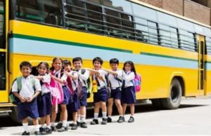 “महाराष्ट्र निवडणुकीसाठी शालेय सुटीची मागणी; ८९० शालेय बसेस निवडणूक सेवेत”.