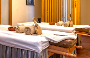 बाणेरमधील स्पावर पुणे पोलिसांचा छापा; तीन महिलांची सुटका, व्यवस्थापक अटकेत, वेश्या व्यवसायाचा पर्दाफाश.