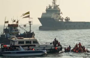 मुंबईतील नौका अपघात: १३ जणांचा मृत्यू, बचाव कार्य सुरू