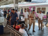 पुणे रेल्वे स्टेशनवर बॉम्ब असल्याच्या खोडसाळ फोनमुळे गोंधळ; संशयिताला ताब्यात घेतले.