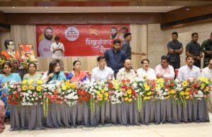 मुंबईत शिवसंवाद दौऱ्याद्वारे शिवसैनिकांशी संवाद; संघटन मजबुतीसाठी आवाहन