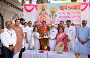 मुख्यमंत्री देवेंद्र फडणवीस यांचे पंढरपूर दौऱ्यात विठुरायाच्या दर्शनाने भाविक उत्साह!