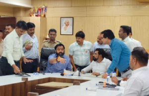 खंडोबा माळ परिसरातील रहिवाशांना दिलासा! वनविभागाच्या सीमा भिंतीमुळे बंद होणाऱ्या रस्त्याच्या प्रश्नावर महत्त्वपूर्ण बैठक