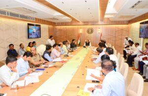 रायगडच्या विकासाला गती! विविध प्रकल्पांसाठी निधी, मंजुरी आणि तातडीने अंमलबजावणीचे आदेश